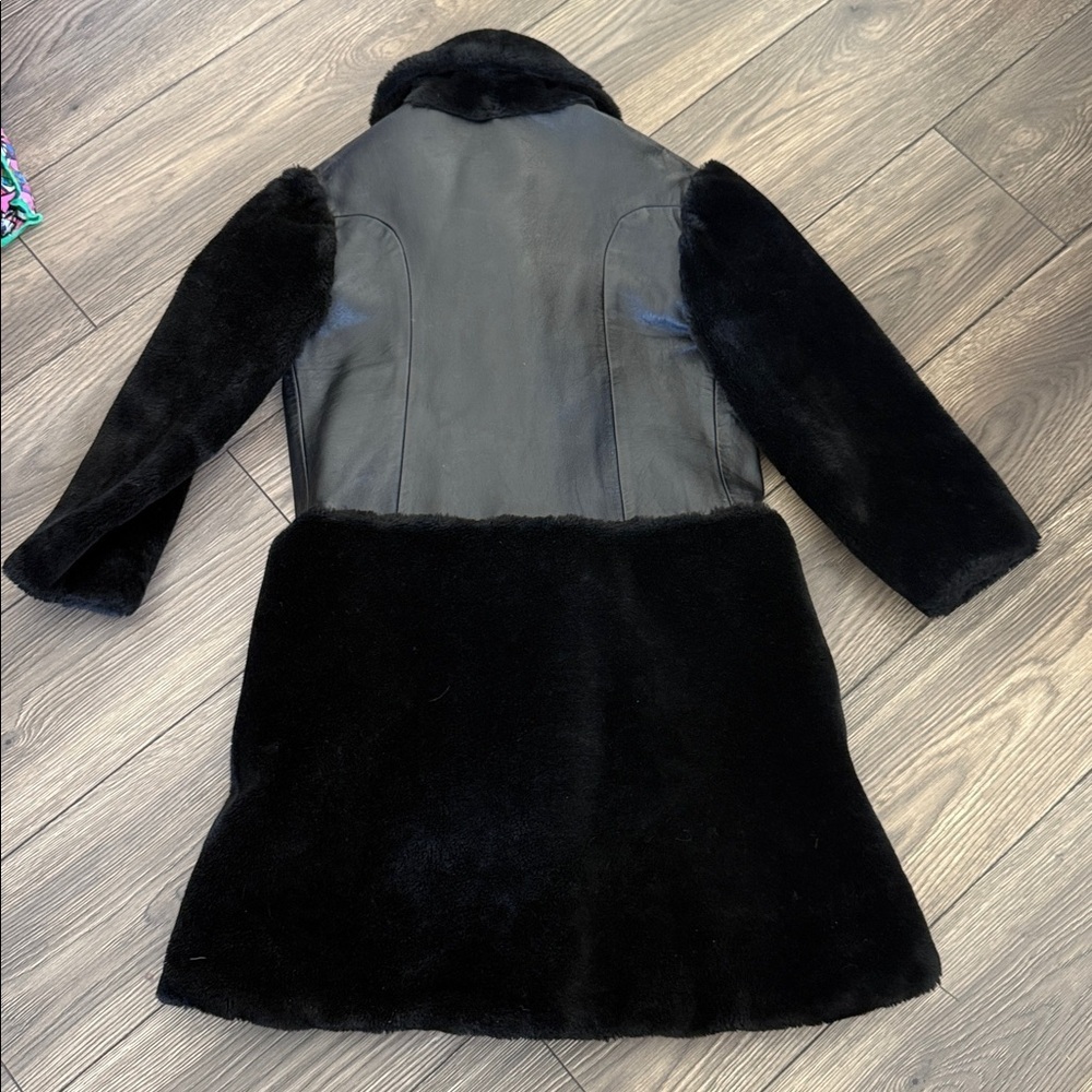 One of a kind Black genuine leather and Faux Fur Coat - Picture 15 of 17